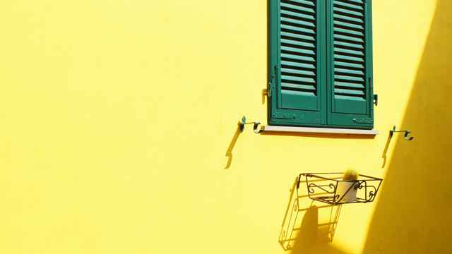 Whats yellow and cant swim